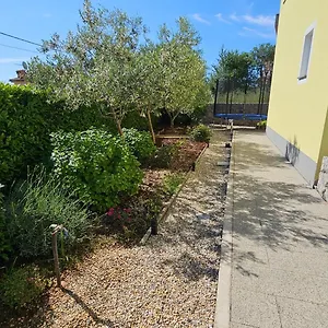 apartments-jana-krk.primorje-gorskikotar.com/