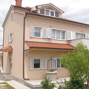apartment-veglia.primorje-gorskikotar.com/